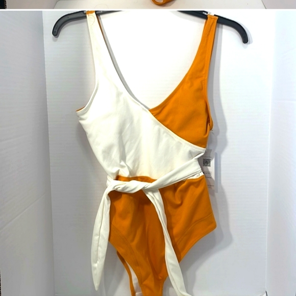 NWT Cupshe XL Burnt Orange and White Swimsuit - Picture 2 of 4